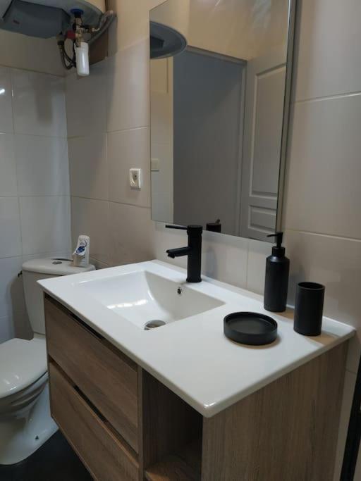 Appartement Avec Balcon, Bord Du Canal, Wifi. 나르본 외부 사진